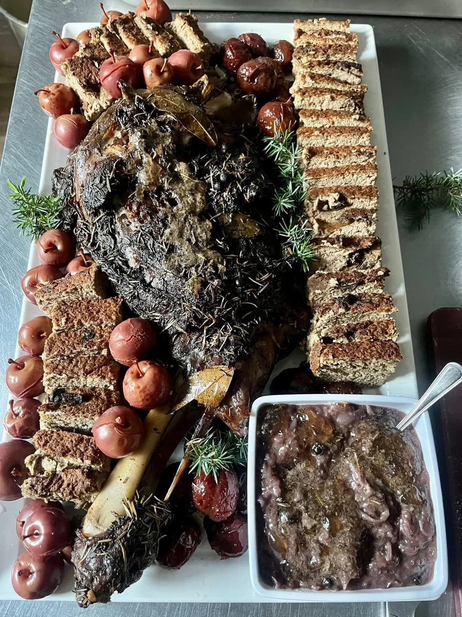 Własna kuchnia, Restauracja Szkiełka