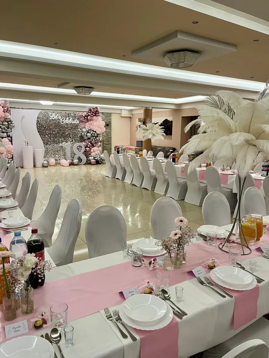 Sala na dole na 18-stkę, Restauracja Szkiełka w Łowiczu
